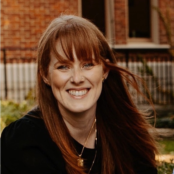 Meet your posher, Kristy - Picture 3 of 3